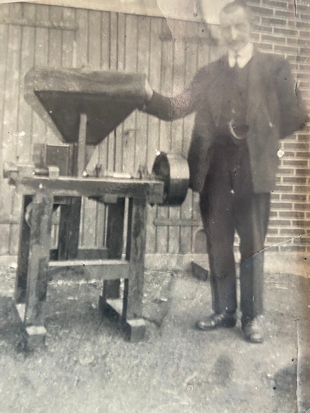 1909